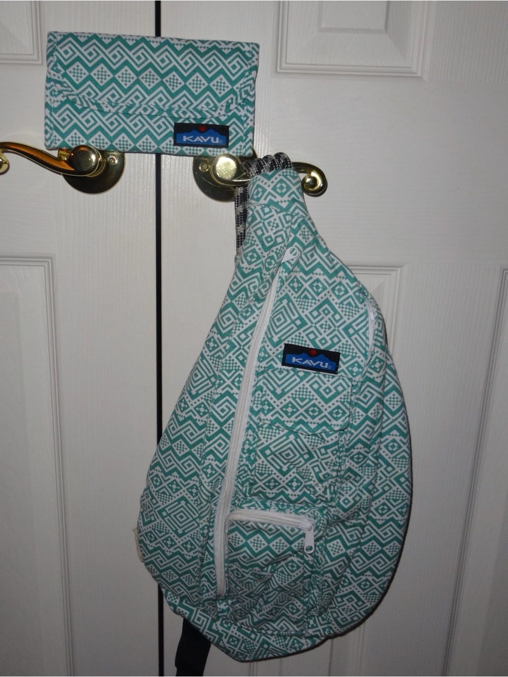 Kavu Teal and White Geometric Sling Pack (With matching Wallet)